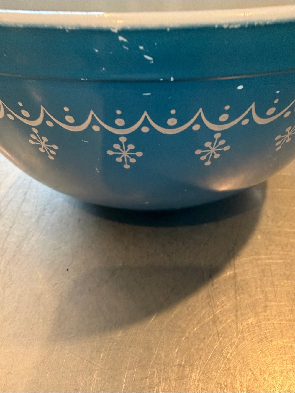 Pyrex Blue Mixing Bowl with White Snowflake Pattern - Picture 7 of 9